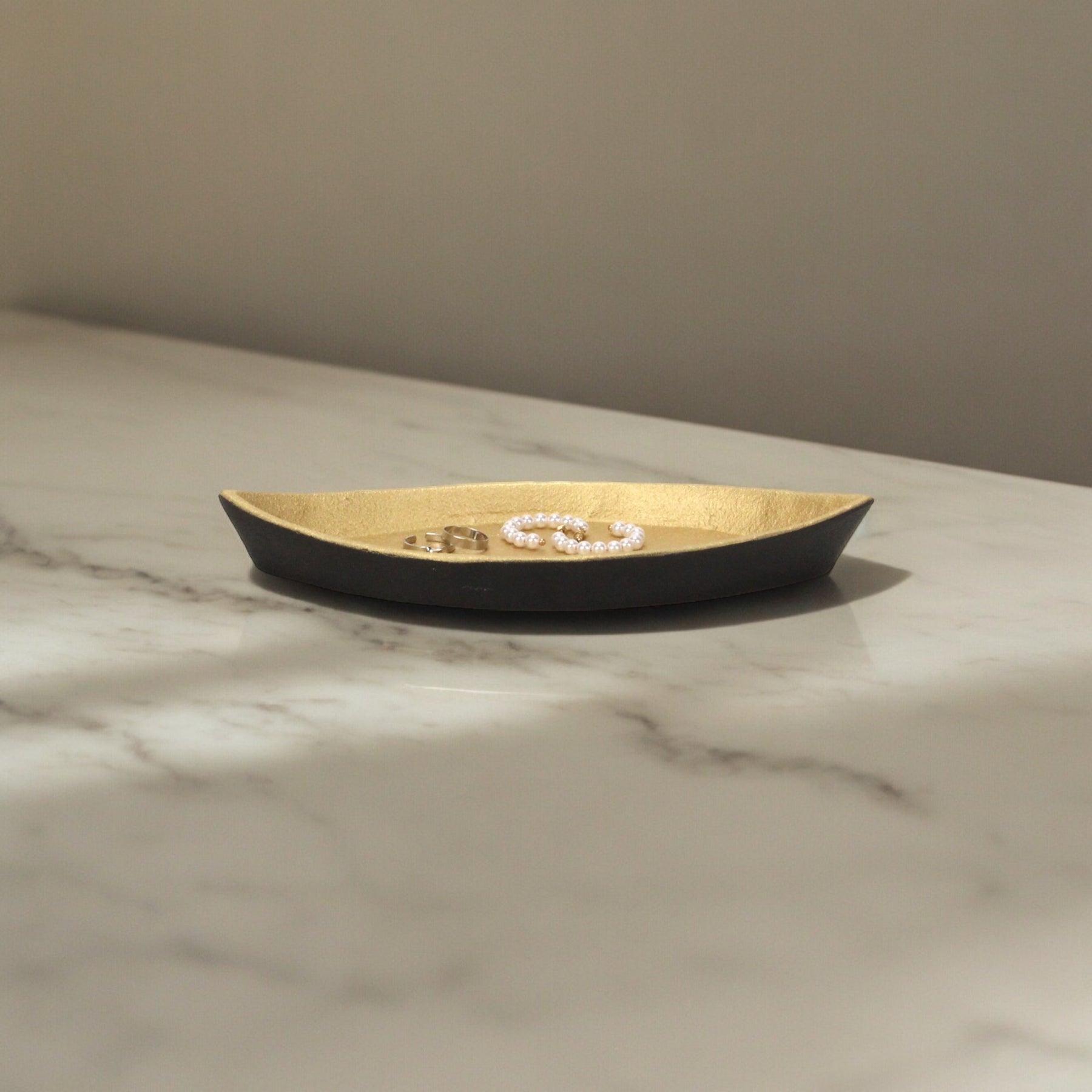 10" Black And Gold Cast Iron Oval Boat Shaped Tray