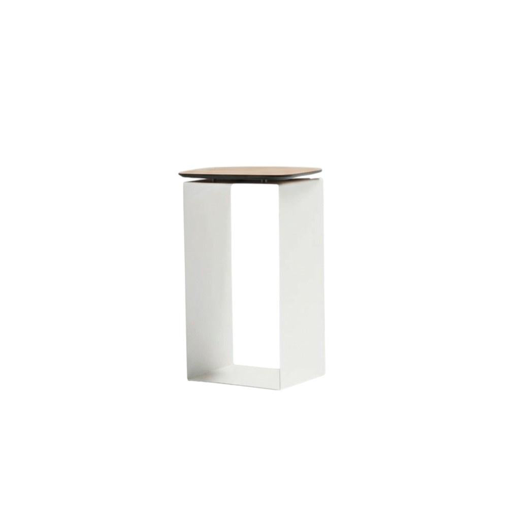 12" White And Brown Aluminum And Heavy Duty Resin Outdoor Side Table