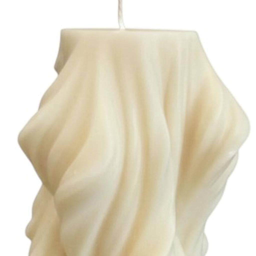 4" White Coconut And Hibiscus Scented Dimensional Twist Candle