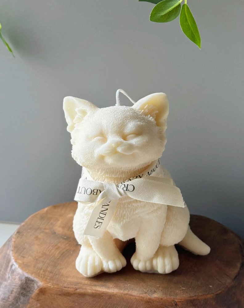 6" Ivory Lavender And Sage Scented Dimensional Cat Candle Round Novelty