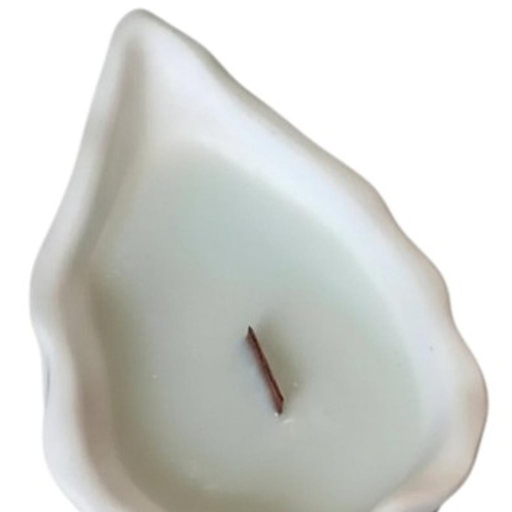 6" Light Blue Sea Salt And Orchid Scented Soy Wax Candle In White Resin Novelty Holder