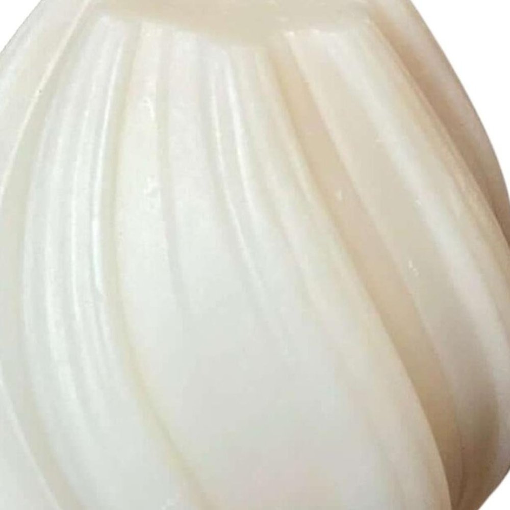 2" Ivory Rose Petals Scented Candle