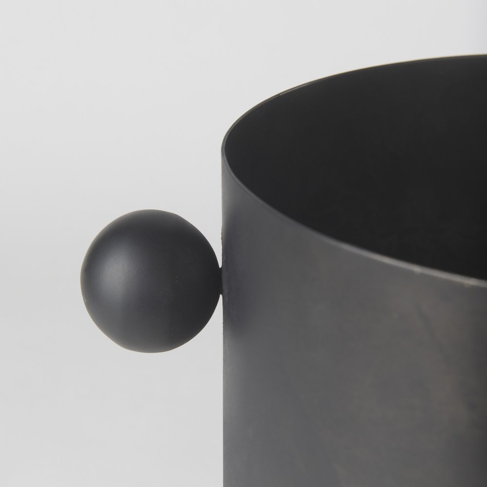 9" Black Metal Round Table Vase
