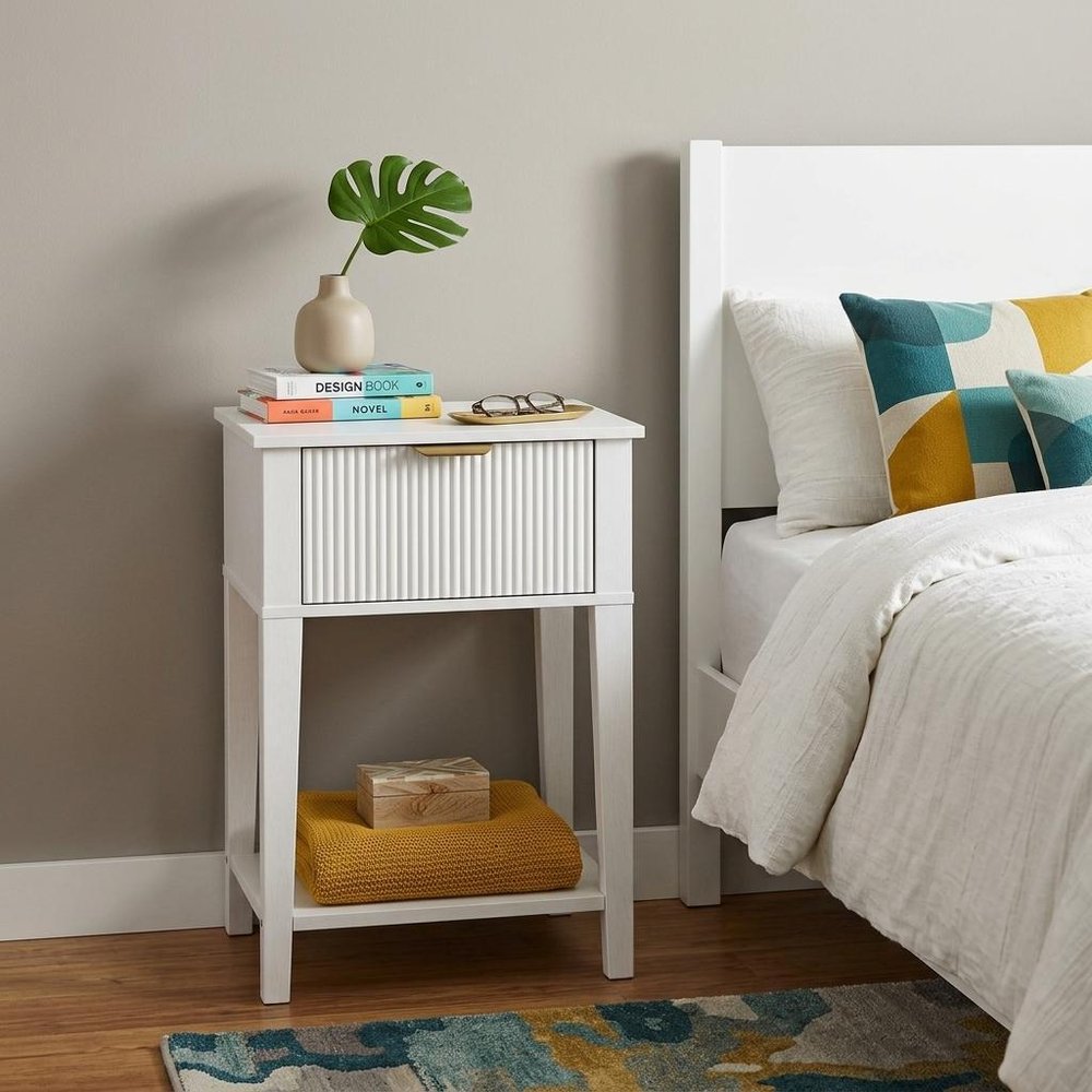 23" White Wood Ribbed Texture One Drawer Nightstand