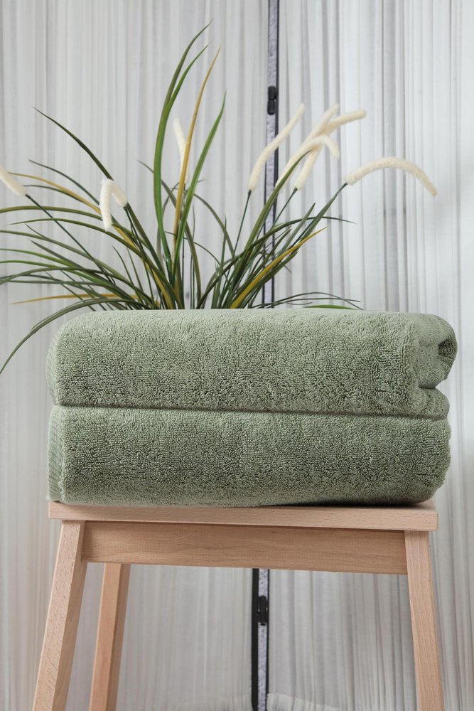 Set of Two White Turkish Cotton 27" X 54" Bath Towels