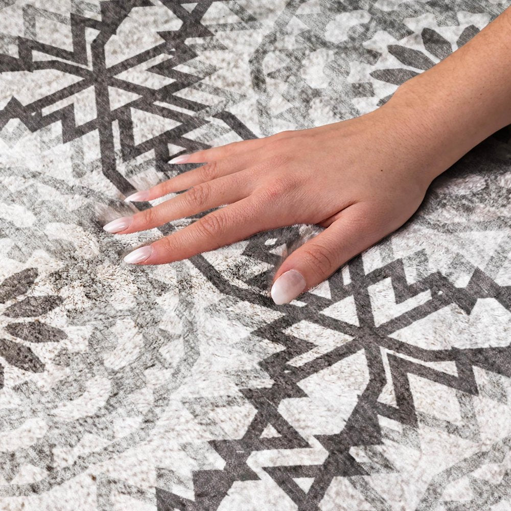 9' X 12' White And Black Floral Shag Washable Area Rug With UV Protection