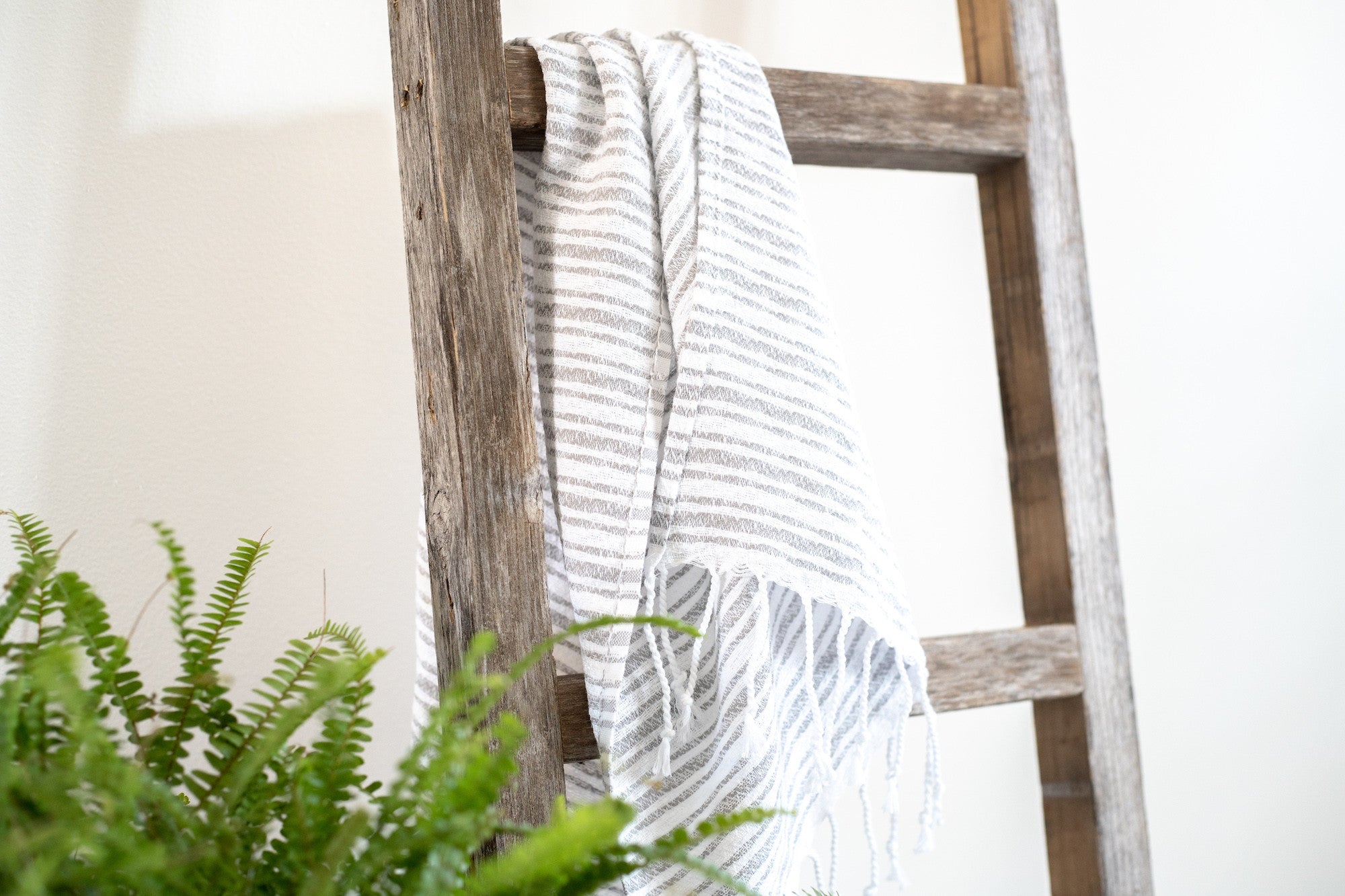 4 Step Rustic Weathered Grey Wood Ladder Shelf